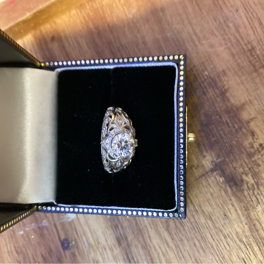 Sterling silver.. brand new size 7